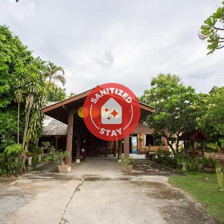 Oyo 909 Guiding Star Resort Chiang Mai Exteriör bild