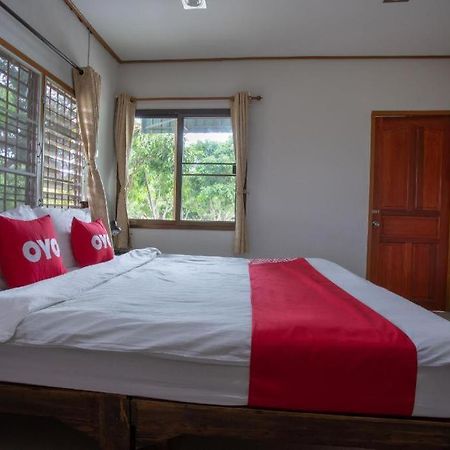 Oyo 909 Guiding Star Resort Chiang Mai Exteriör bild