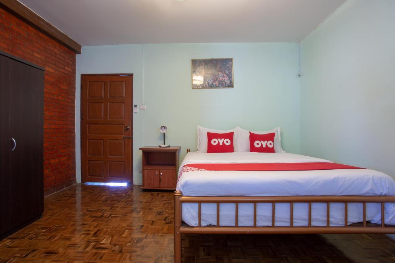 Oyo 909 Guiding Star Resort Chiang Mai Exteriör bild