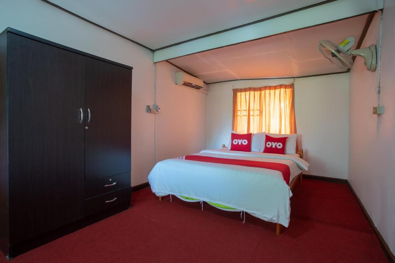 Oyo 909 Guiding Star Resort Chiang Mai Exteriör bild