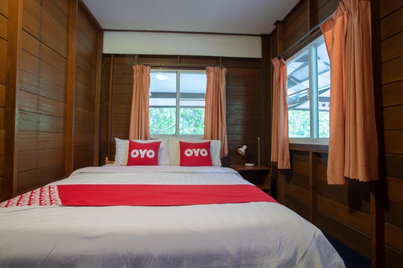 Oyo 909 Guiding Star Resort Chiang Mai Exteriör bild