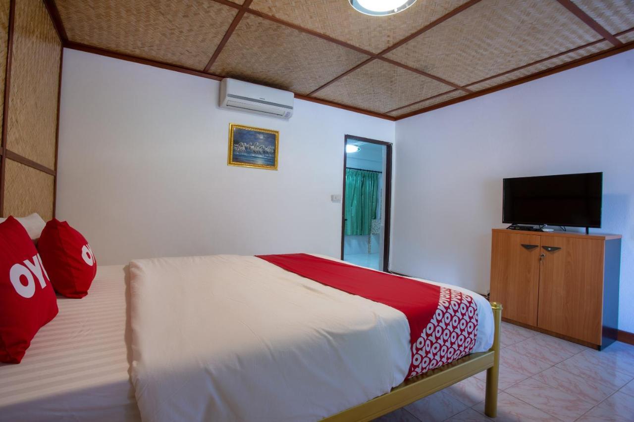 Oyo 909 Guiding Star Resort Chiang Mai Exteriör bild