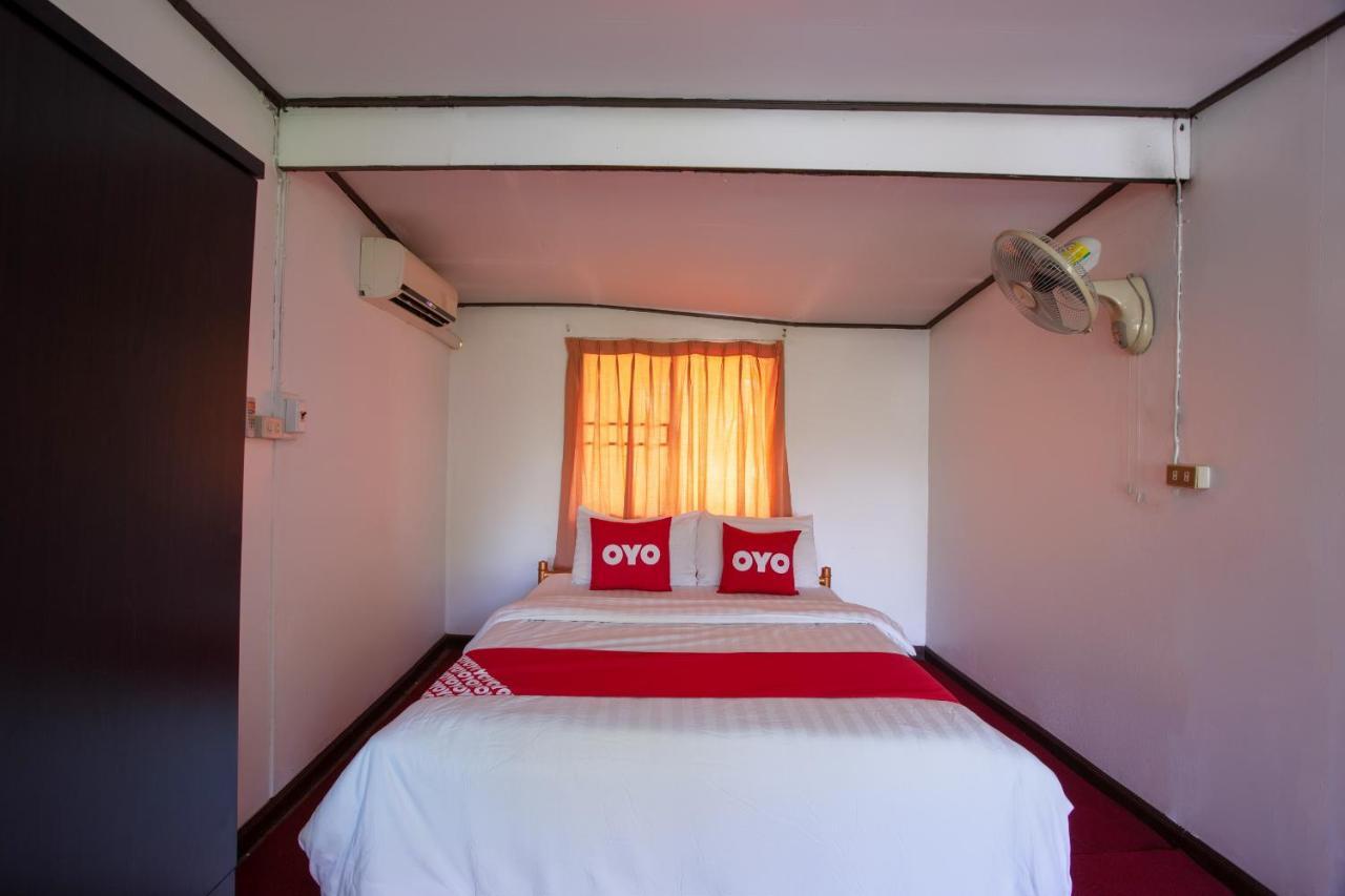 Oyo 909 Guiding Star Resort Chiang Mai Exteriör bild