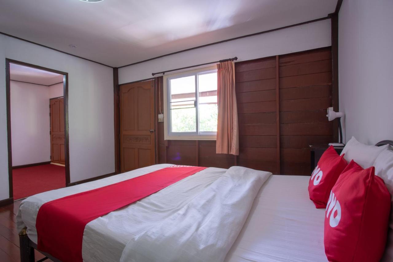 Oyo 909 Guiding Star Resort Chiang Mai Exteriör bild