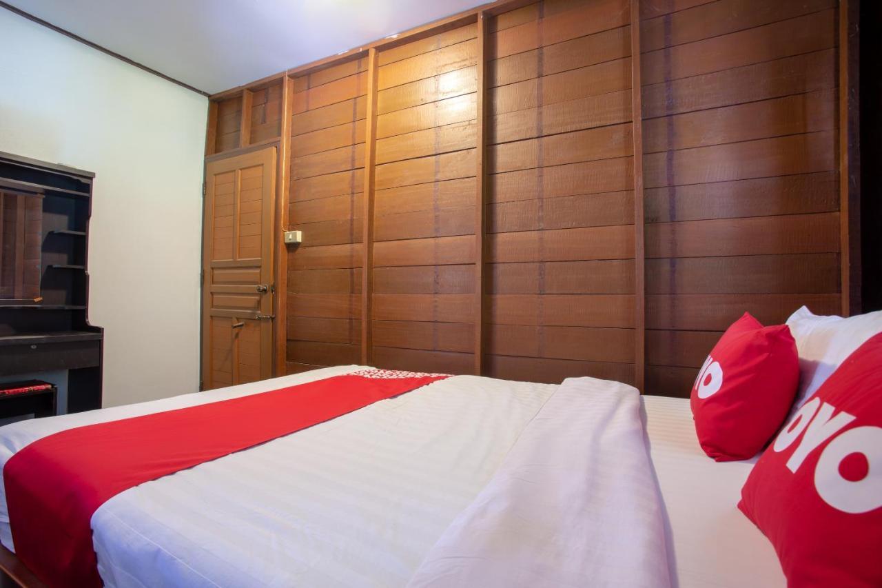 Oyo 909 Guiding Star Resort Chiang Mai Exteriör bild