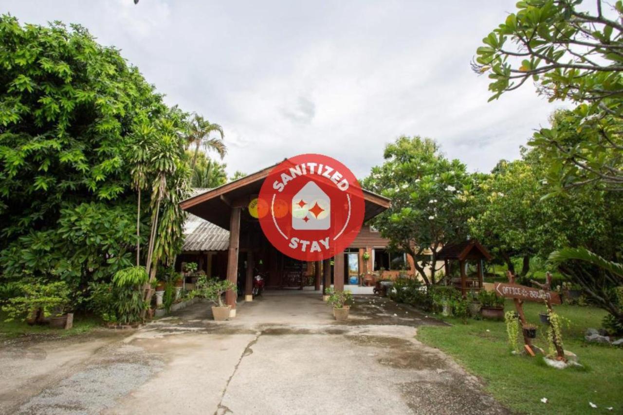 Oyo 909 Guiding Star Resort Chiang Mai Exteriör bild