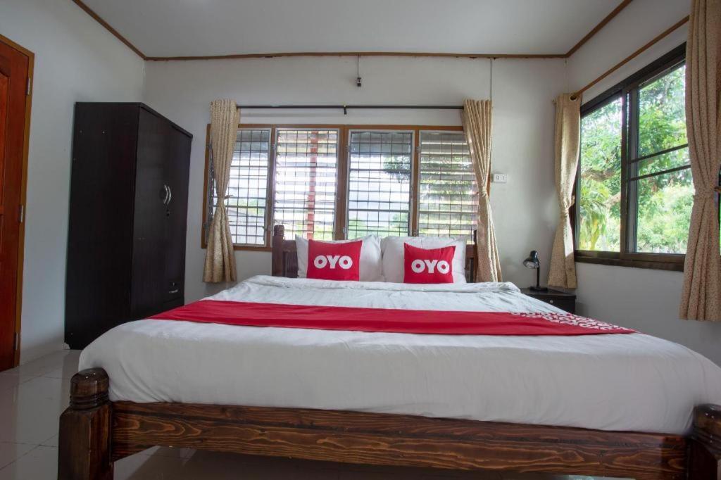 Oyo 909 Guiding Star Resort Chiang Mai Exteriör bild