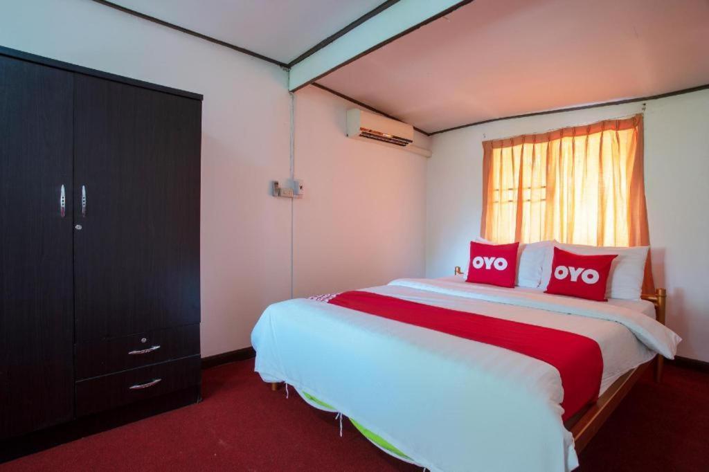 Oyo 909 Guiding Star Resort Chiang Mai Exteriör bild
