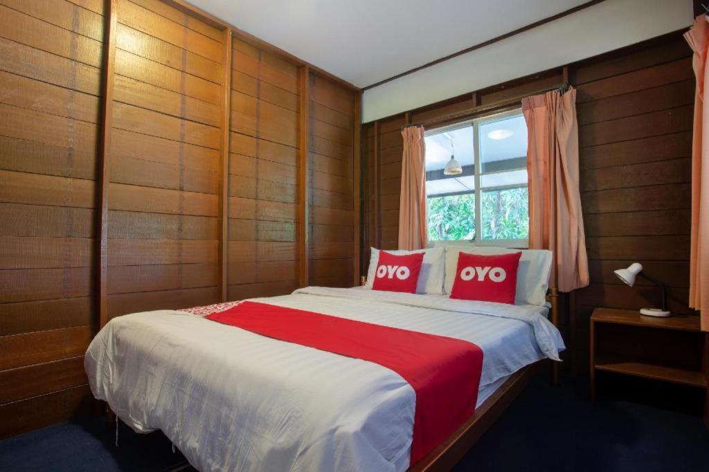 Oyo 909 Guiding Star Resort Chiang Mai Exteriör bild