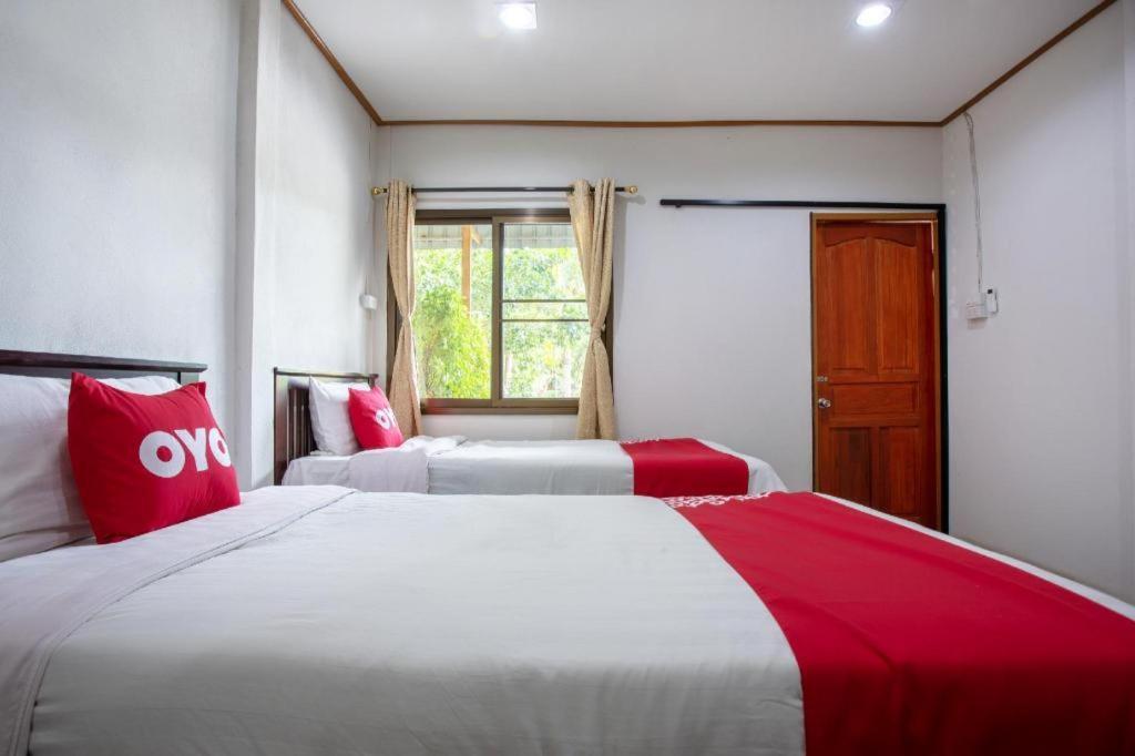 Oyo 909 Guiding Star Resort Chiang Mai Exteriör bild