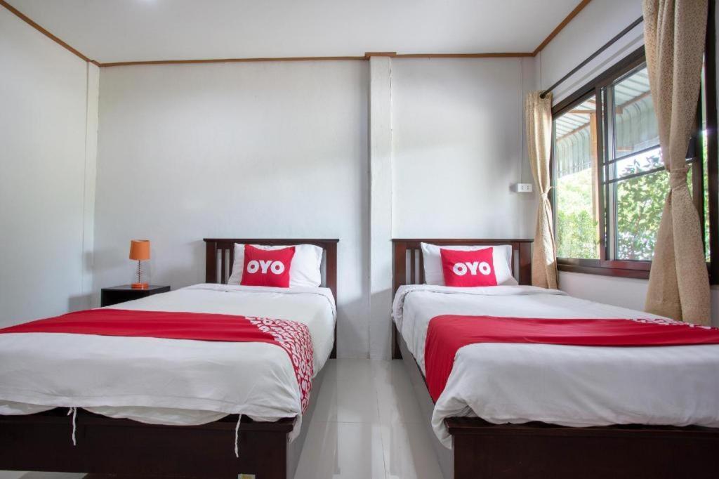 Oyo 909 Guiding Star Resort Chiang Mai Exteriör bild