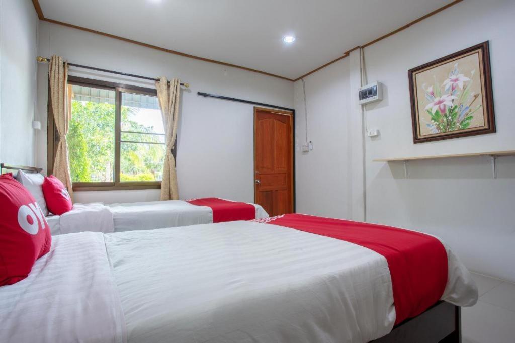 Oyo 909 Guiding Star Resort Chiang Mai Exteriör bild