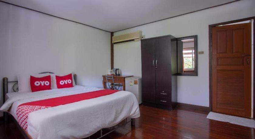 Oyo 909 Guiding Star Resort Chiang Mai Exteriör bild