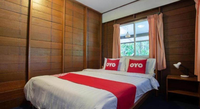 Oyo 909 Guiding Star Resort Chiang Mai Exteriör bild