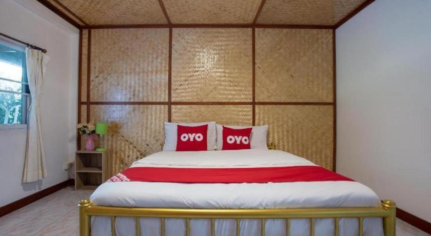 Oyo 909 Guiding Star Resort Chiang Mai Exteriör bild