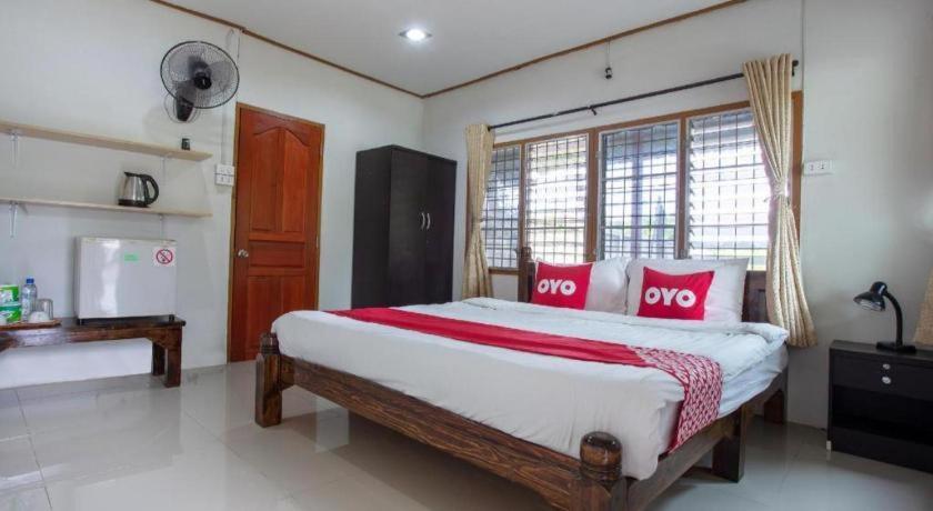 Oyo 909 Guiding Star Resort Chiang Mai Exteriör bild