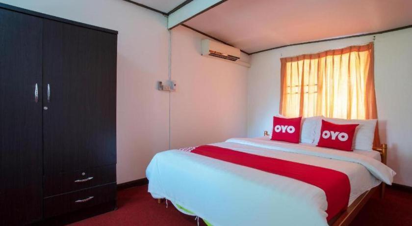 Oyo 909 Guiding Star Resort Chiang Mai Exteriör bild
