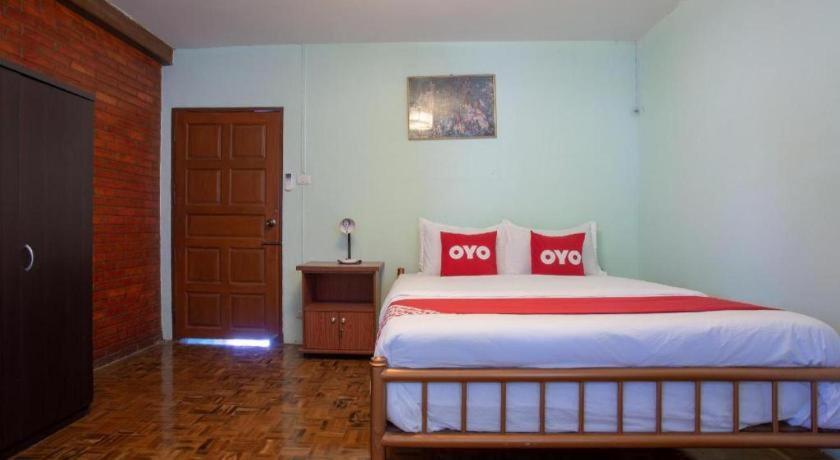 Oyo 909 Guiding Star Resort Chiang Mai Exteriör bild