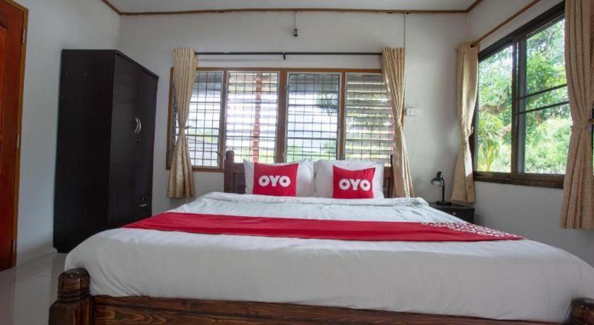 Oyo 909 Guiding Star Resort Chiang Mai Exteriör bild