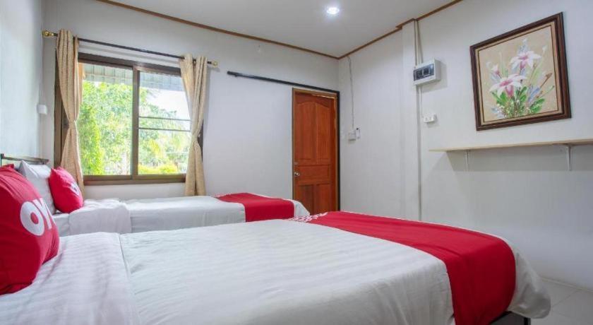Oyo 909 Guiding Star Resort Chiang Mai Exteriör bild