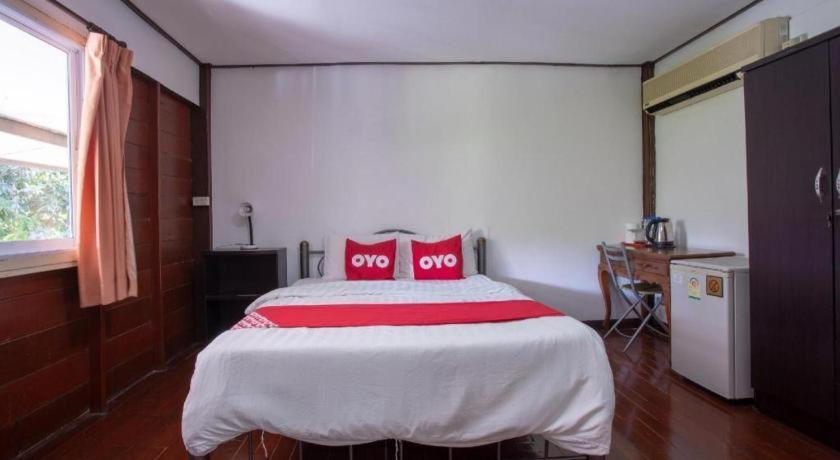 Oyo 909 Guiding Star Resort Chiang Mai Exteriör bild