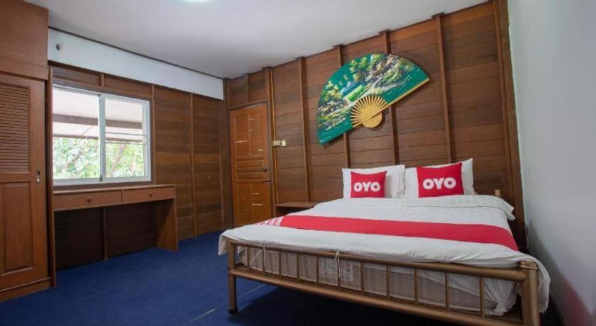 Oyo 909 Guiding Star Resort Chiang Mai Exteriör bild