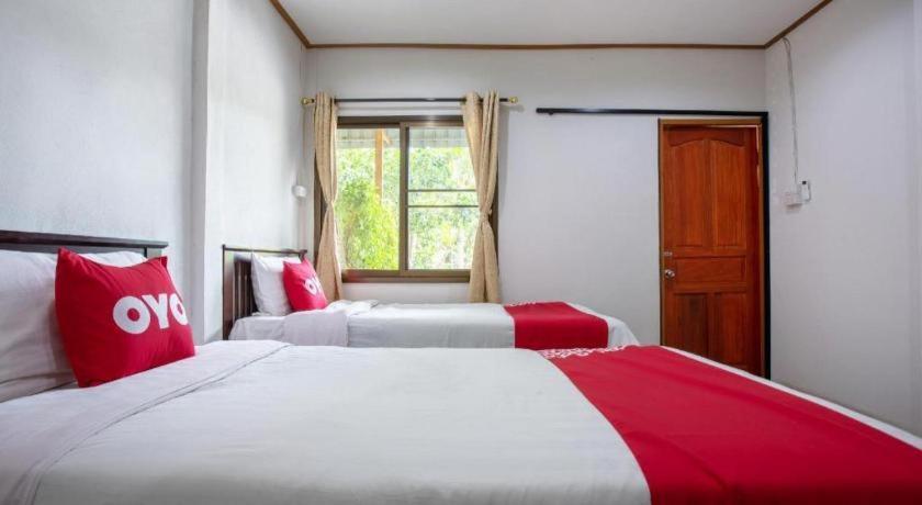 Oyo 909 Guiding Star Resort Chiang Mai Exteriör bild